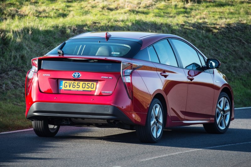 PD web Toyota Prius rear 800