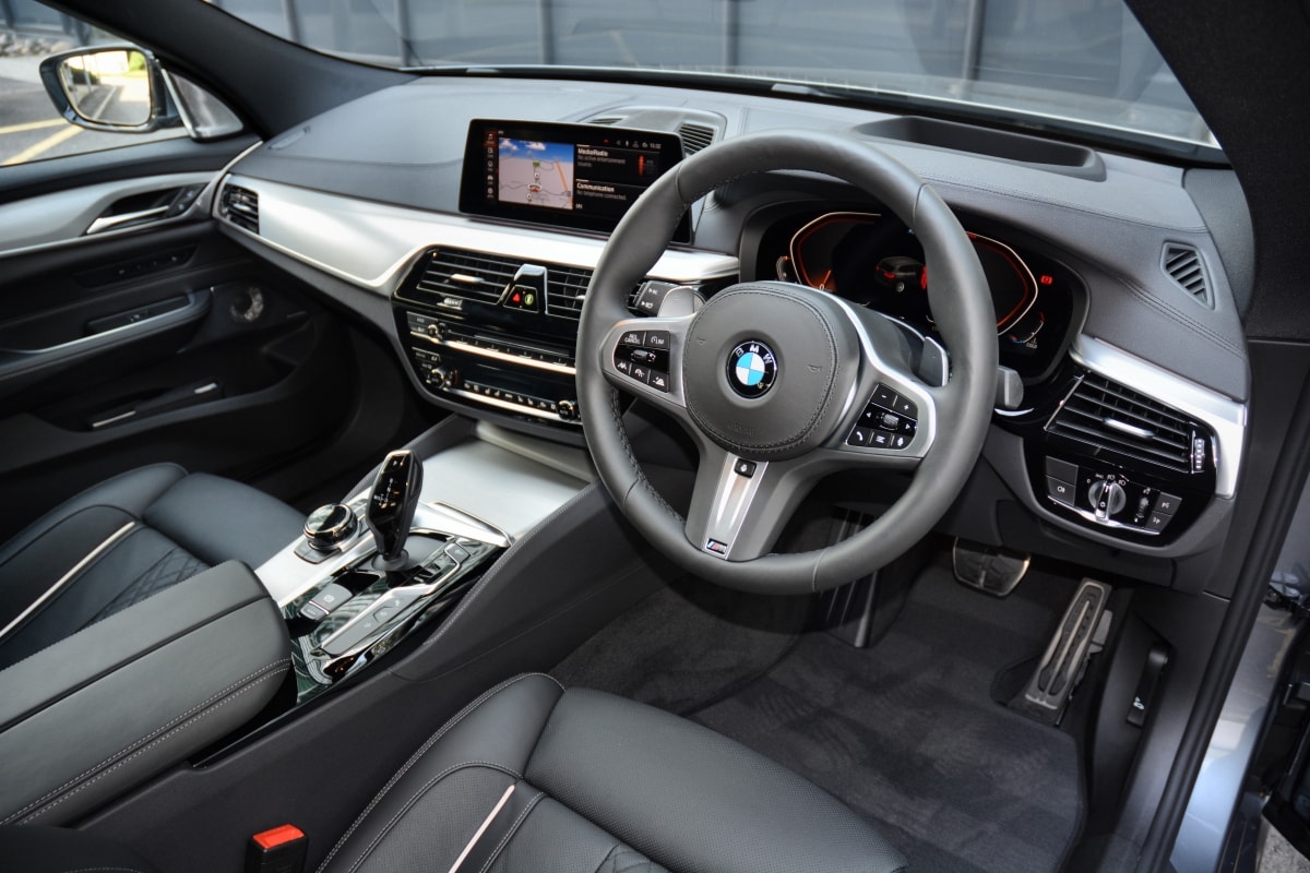 BMW 630d GT front seat