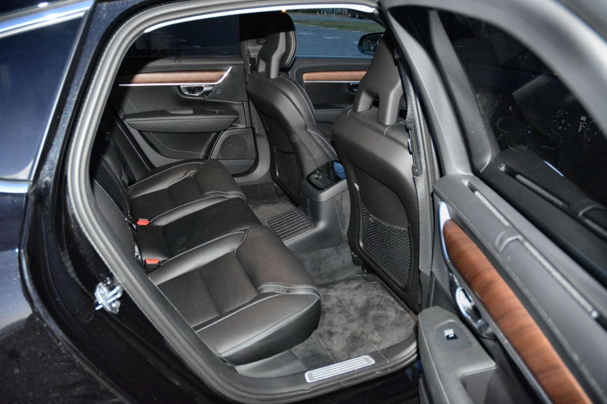 Volvo S90 T8 rear seat