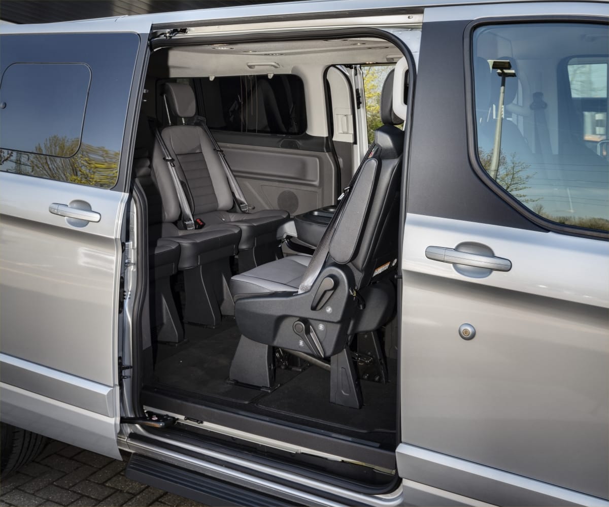 Ford Tourneo rear door