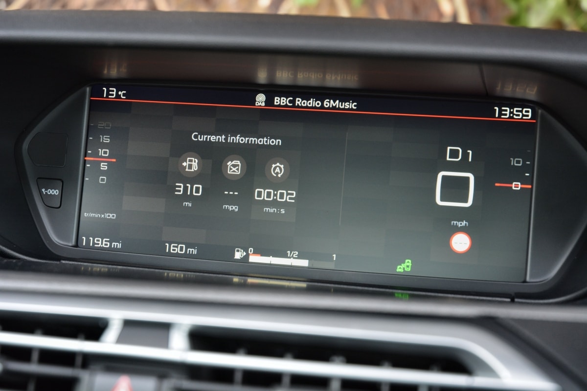 pd website road test citroen c4 space tourer dashboard