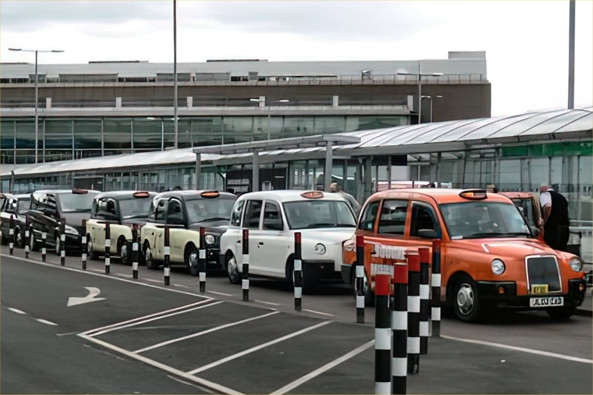 Edinburgh Airport puts taxi contract out to tender for April 2023 renewal –  Professional Driver Magazine