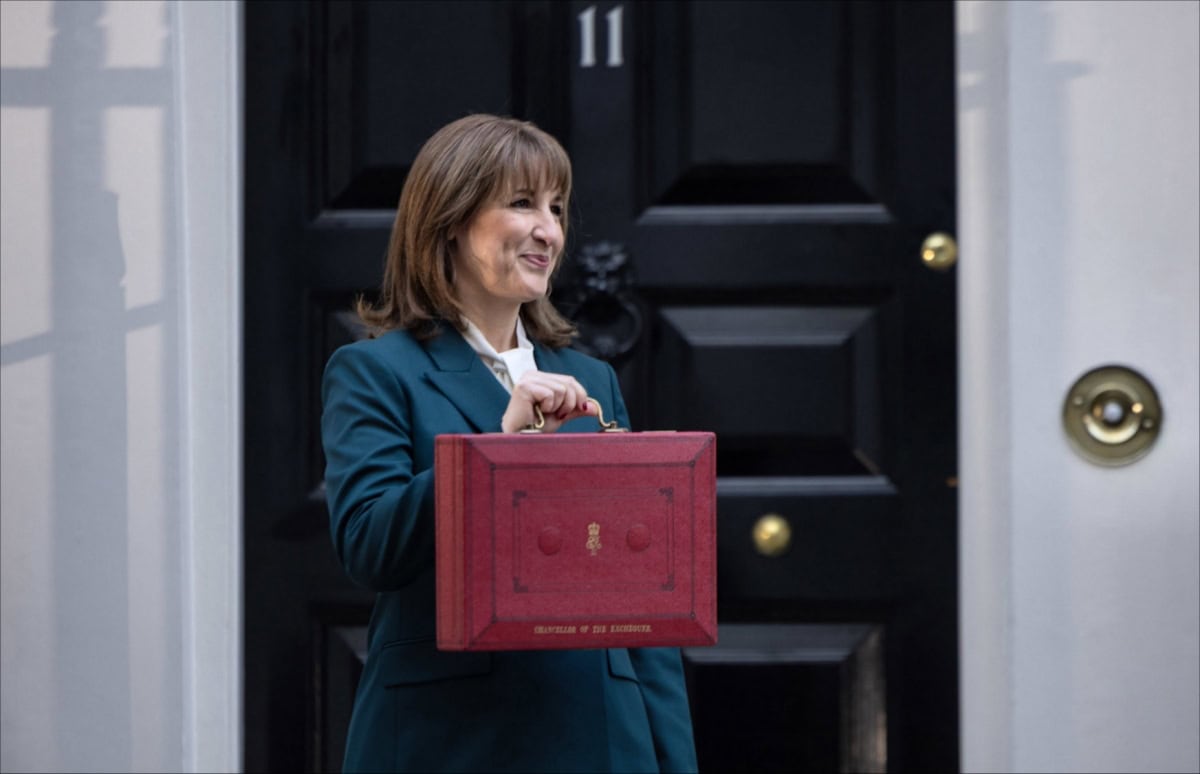 No change for fuel duty or charge point VAT in Chancellor Reeves’ 2026 Spring Statement - Professional Driver Magazine